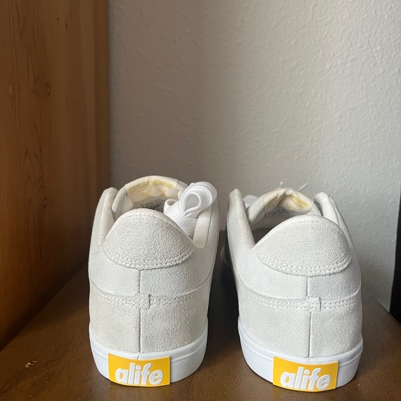 Alife Everybody Low Suede 84A’s, Men’s US size 12 - Picture 3 of 5